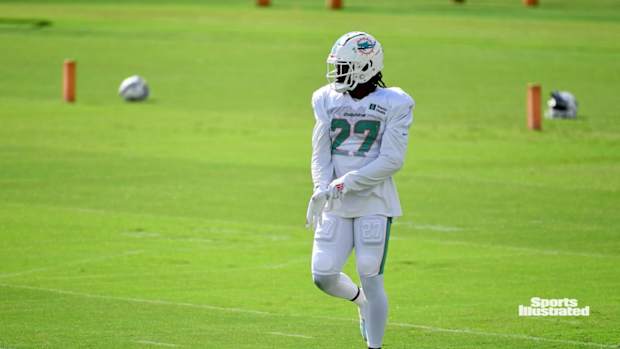 Former_ASU_running_back_Kalen_Ballage_Si-5f612d3a0a148930ff8da272_Sep_15_2020_21_12_10